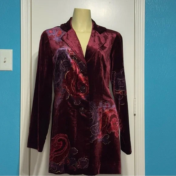 Coldwater Creek Long Velvet Jacket in Deep Red & Paisley Graphic Prints 8 EUC - Picture 3 of 17